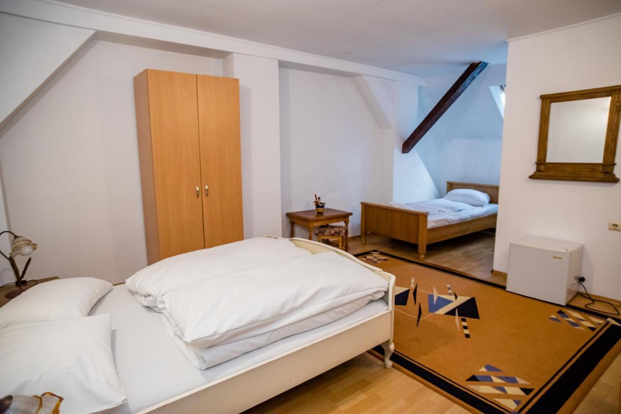 Hotel Marion Dumbraveni  Eksteriør billede