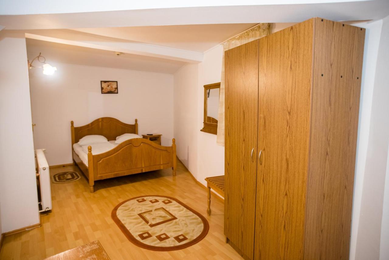 Hotel Marion Dumbraveni  Eksteriør billede